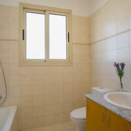 Imagine Renting This Luxury Larnaca 04