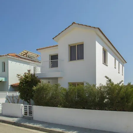 Imagine Renting This Luxury Larnaca 04 Mazotos