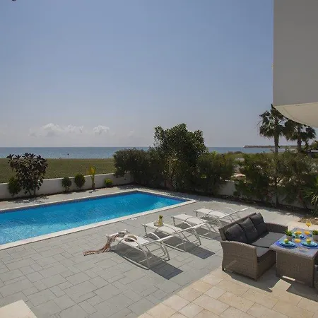 Imagine Renting This Luxury Larnaca 04